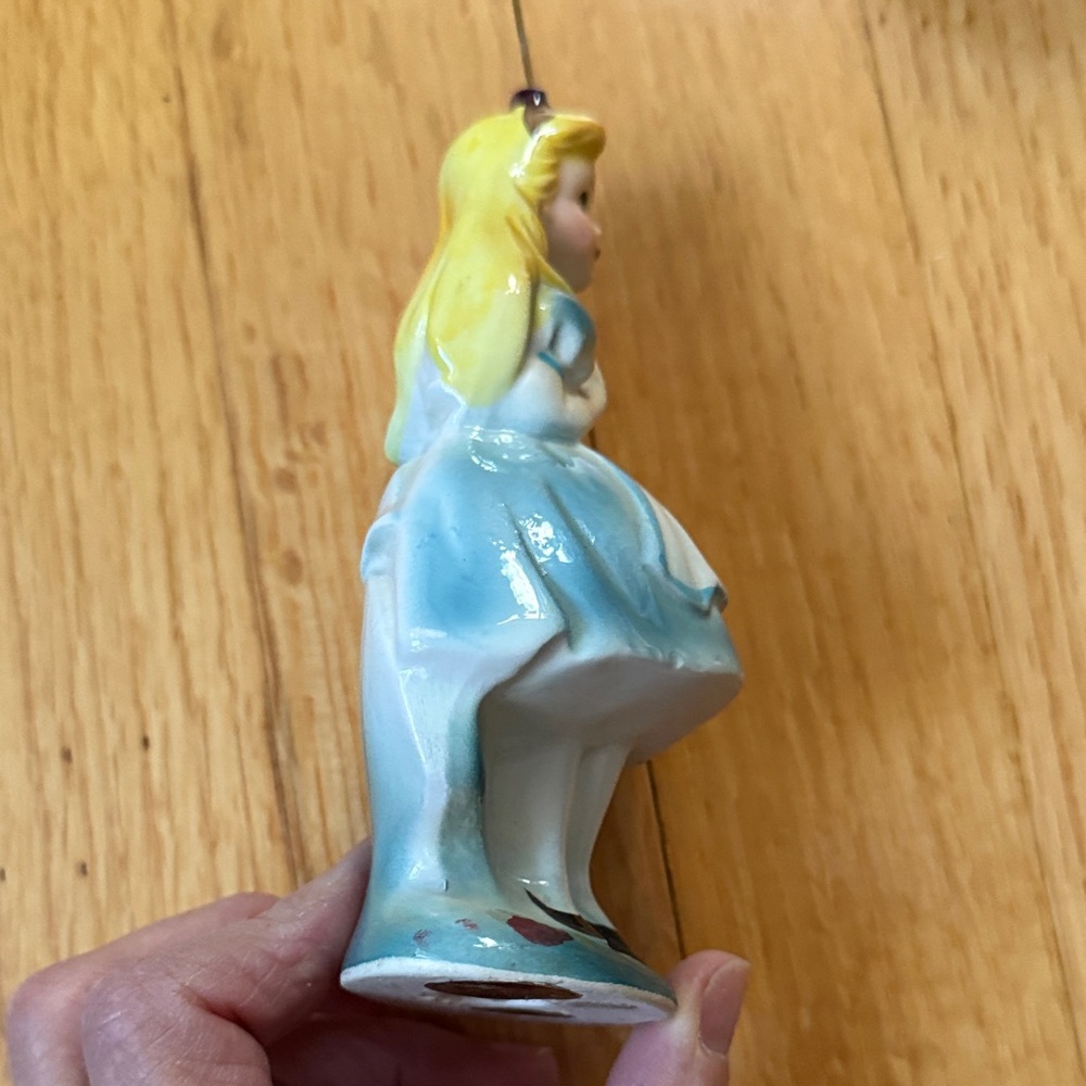 Walt Disney Productions Vintage 1960 Alice In Wonderland Porcelain Figurine - Picture 7 of 10